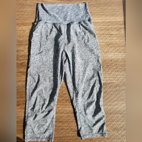 Lululemon - Picture 2 of 5